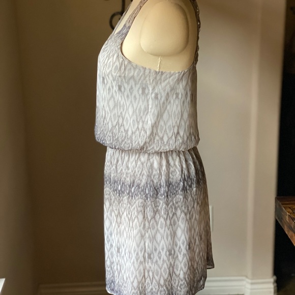 Express Blouson Mini Dress Crochet Back - Picture 4 of 8